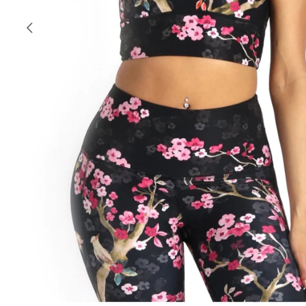 YOGA DEMOCRACY Free Range  Printed Yoga Leggings Cherry Bloomin L